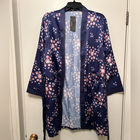 Morgan Lane Silk Robe - Picture 2 of 6